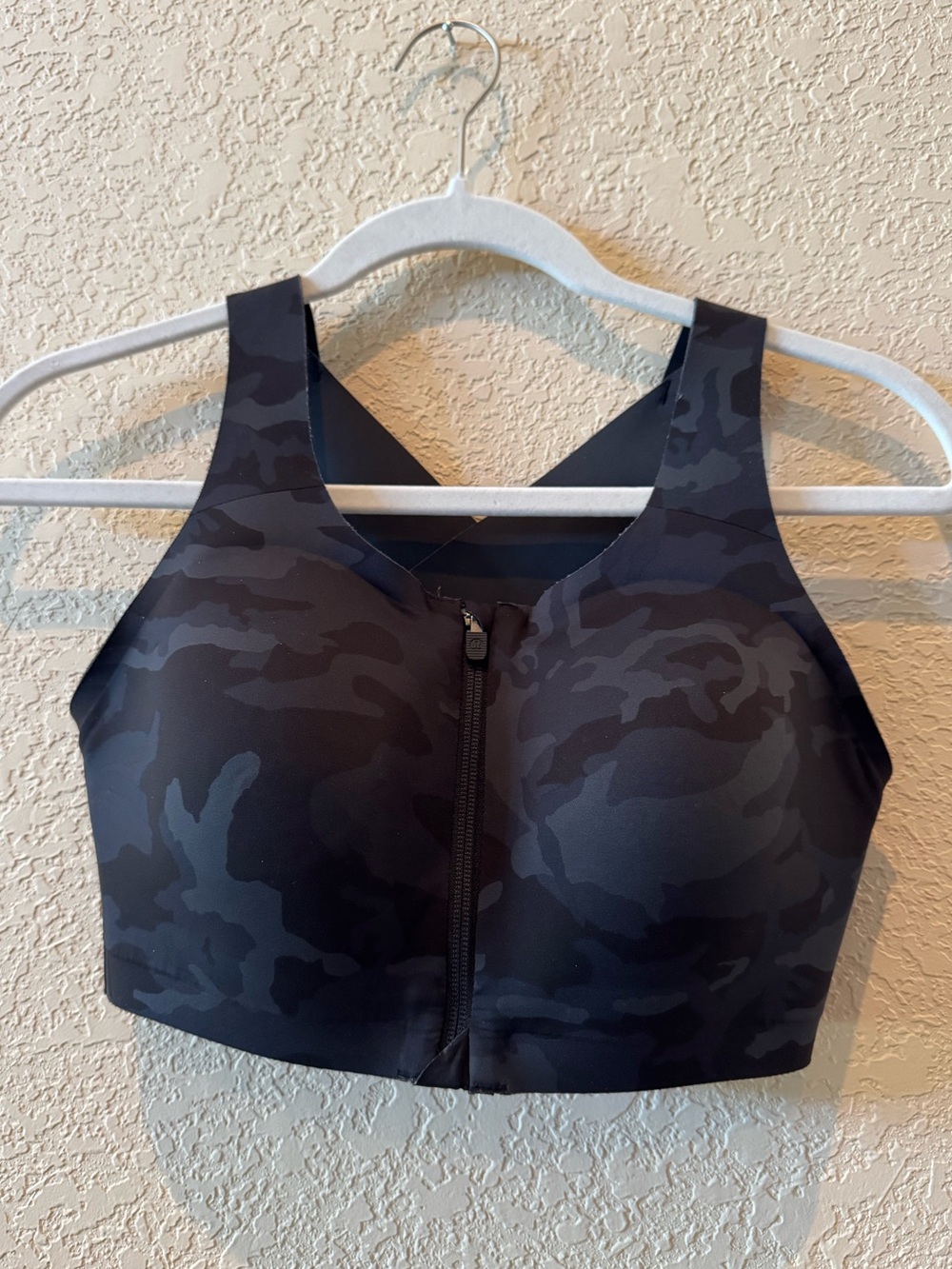Lululemon Black and Grey Camouflage Zip Up Enlite Bra, Size 34DD